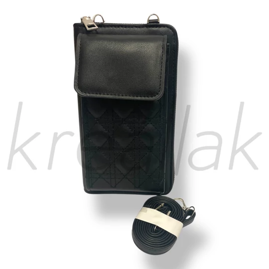 Fekete rombusz varrott táska